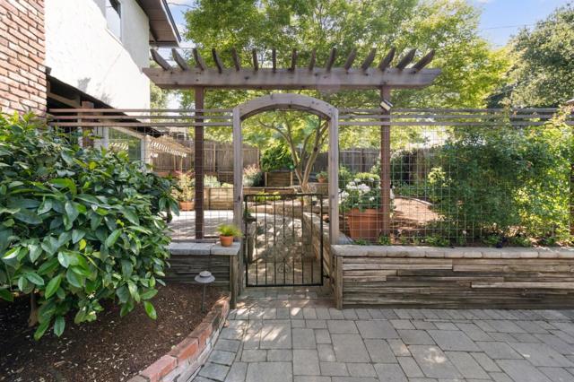1670 Whitham Avenue, Los Altos CA: https://media.crmls.org/mediaz/5160b03a-149b-4e3a-9faa-9e6e82554109.jpg
