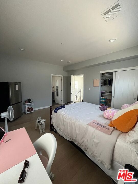 636 N Rampart Boulevard, Los Angeles CA: https://media.crmls.org/mediaz/5161d1be-9002-4fdb-8991-75c22ccd2554.jpg