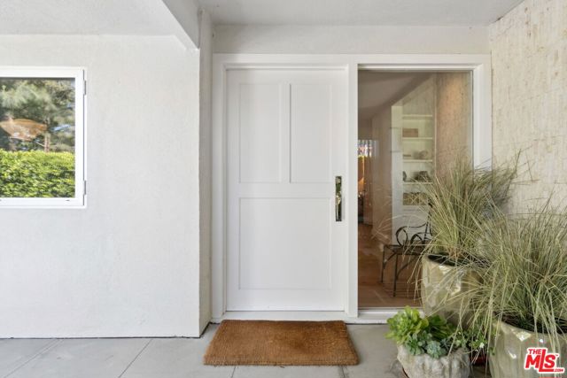 1726 Stone Canyon Road, Los Angeles CA: https://media.crmls.org/mediaz/5161e131-5651-4bdb-8e38-1d369426ebf2.jpg