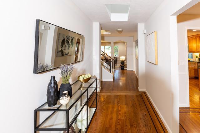 3523 Oak Drive, Menlo Park CA: https://media.crmls.org/mediaz/5162eb63-bdb2-4142-b632-35e4ac75a355.jpg