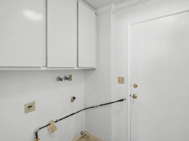 4950 Scarlett Way, San Jose CA: https://media.crmls.org/mediaz/5163079d-d965-4a10-8c32-52b1b891b85b.jpg