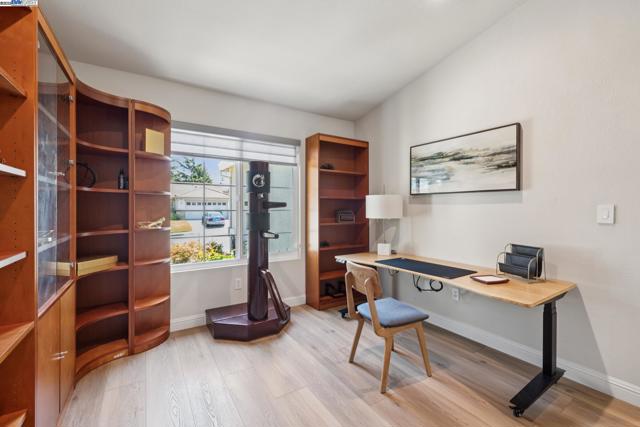 5408 La Salle Way, Vallejo CA: https://media.crmls.org/mediaz/51634ff7-bed6-45b2-8836-d308a798a237.jpg