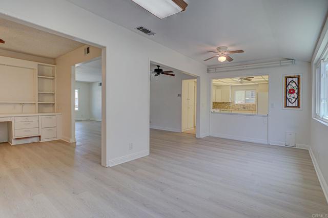 1161 W Westmont Ave, Hemet CA: https://media.crmls.org/mediaz/516371f1-9729-41fb-8c68-bf74734400d5.jpg