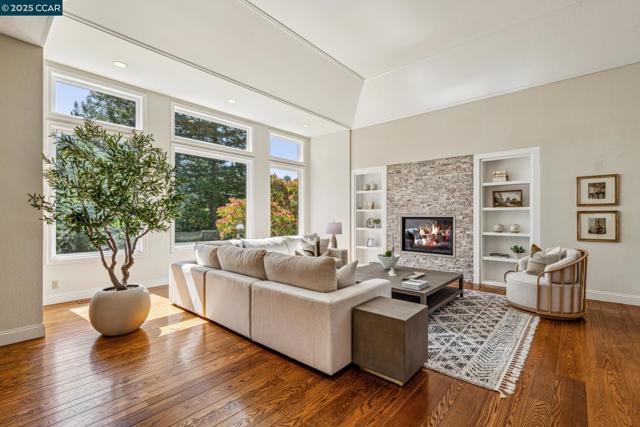 22 Ranger Ct, Alamo CA: https://media.crmls.org/mediaz/5163c348-d5c6-4de2-a02c-cdeedbde8da5.jpg