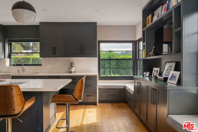 7640 Woodrow Wilson Drive, Los Angeles CA: https://media.crmls.org/mediaz/5164f069-1055-4970-ac5a-1631e3f26dcd.jpg