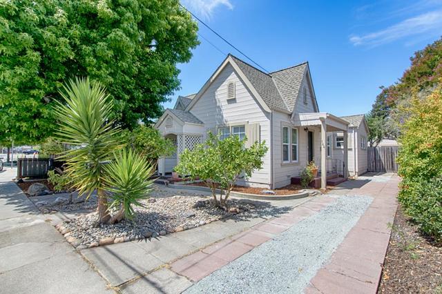 144 Van Ness Avenue, Santa Cruz CA: https://media.crmls.org/mediaz/51651604-ce0d-40f3-b547-defc628bff44.jpg