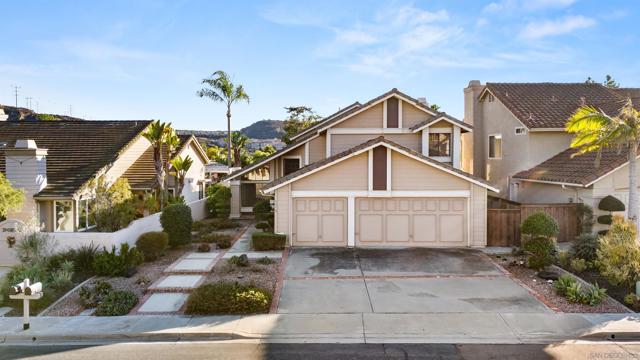 3970 Santa Nella Pl, San Diego CA: https://media.crmls.org/mediaz/51656977-fde1-403f-a7d8-6db9e7b85221.jpg