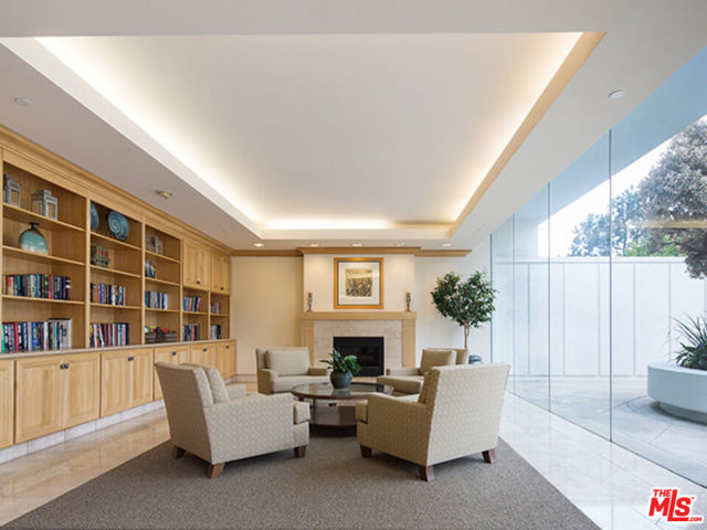 2800 Neilson Way, Santa Monica CA: https://media.crmls.org/mediaz/516583d0-5c40-4a1a-82c8-2be221ee2eaa.jpg