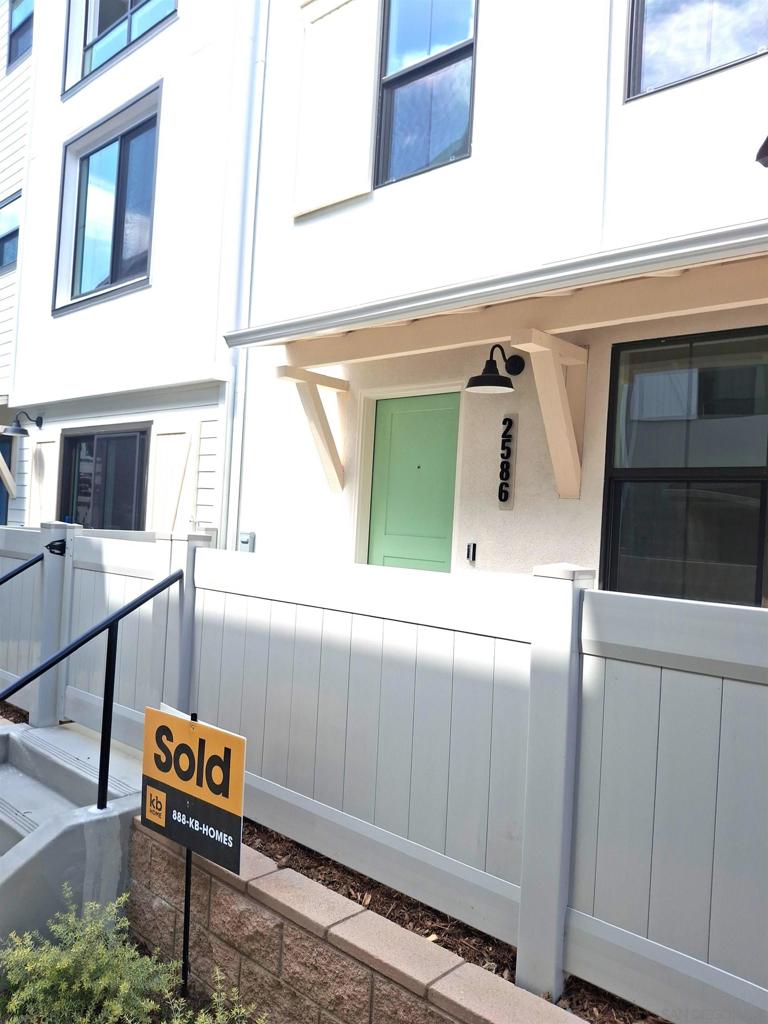 2586 Delphinium - photo 5