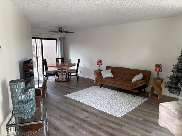 3823 Caminito Litoral, San Diego CA: https://media.crmls.org/mediaz/51666e7b-ea10-443b-9596-e8563fba40aa.jpg