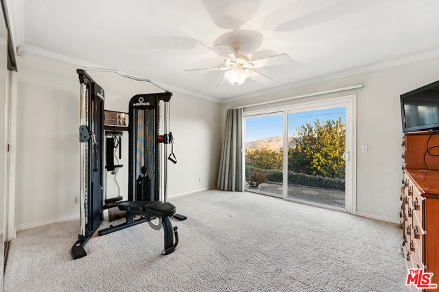 2212 Stacy Lane, Camarillo CA: https://media.crmls.org/mediaz/51668349-bb51-4c1c-9e60-8d652c846631.jpg