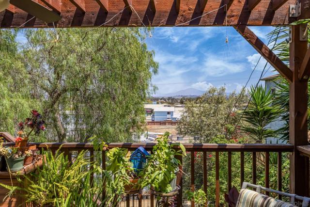 405 Langley St, San Diego CA: https://media.crmls.org/mediaz/5166a51f-83a3-4418-98cc-fec3007c3c01.jpg