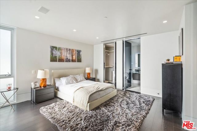 1620 Carla, Beverly Hills CA: https://media.crmls.org/mediaz/5166ab2d-5b15-42f6-9f67-7e7969de0813.jpg