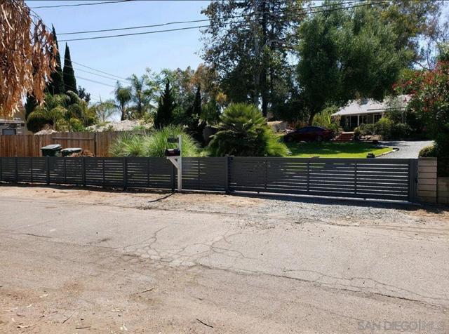 3750 Valley Vista Fork, Bonita CA: https://media.crmls.org/mediaz/5166dc11-ffb5-44eb-b312-785353490a16.jpg