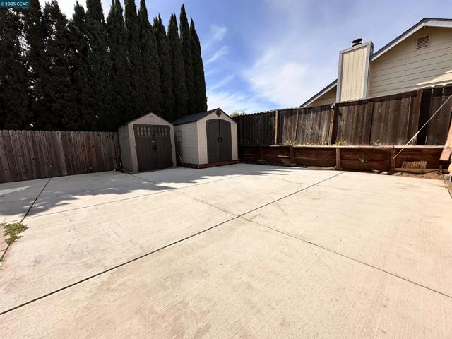 4301 Beechnut Ln, Oakley CA: https://media.crmls.org/mediaz/5167efae-9960-4e64-b145-c5d6605db237.jpg