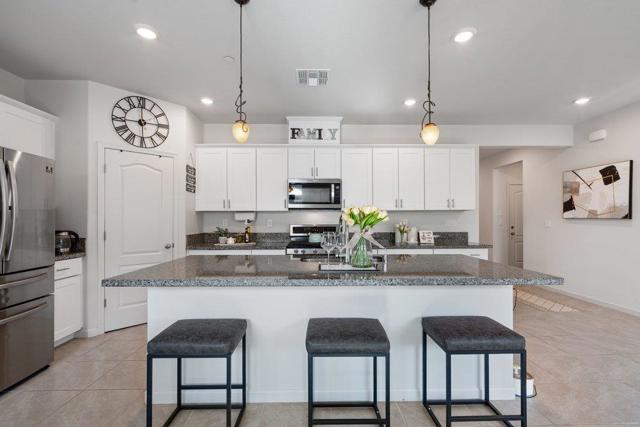 2111 Rosewood Drive, Hollister CA: https://media.crmls.org/mediaz/51688341-dc8d-42b2-a5cf-5a9c3891d0f5.jpg