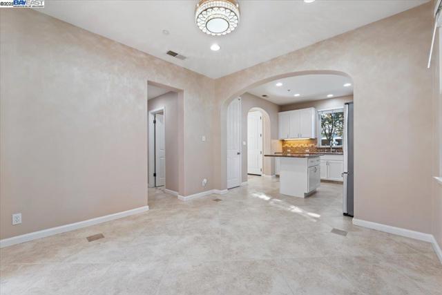 9752 Belladonna Dr, San Ramon CA: https://media.crmls.org/mediaz/51689919-49af-4db7-9175-206b55e1ca1f.jpg