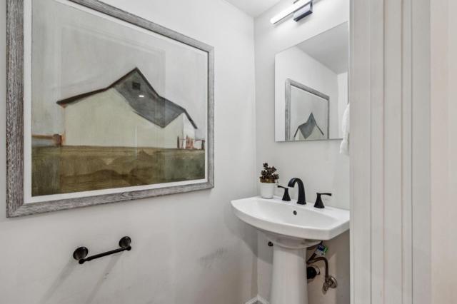 138 Valdeflores Drive, Burlingame CA: https://media.crmls.org/mediaz/516967f8-641f-4491-b1e6-fa6c75c42dd3.jpg
