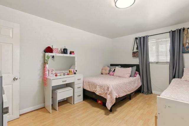109 Dumbarton Avenue, Redwood City CA: https://media.crmls.org/mediaz/5169a907-90fb-44e2-90fe-3cae6b05b1bc.jpg