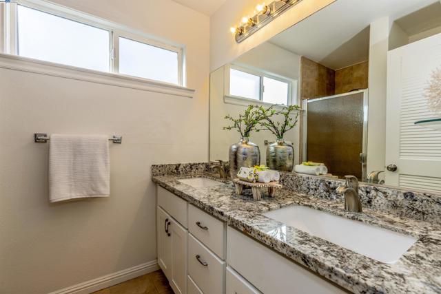 702 Sylvaner Dr, Pleasanton CA: https://media.crmls.org/mediaz/516a56d4-8907-4bf2-88aa-e4276aa8b7f5.jpg