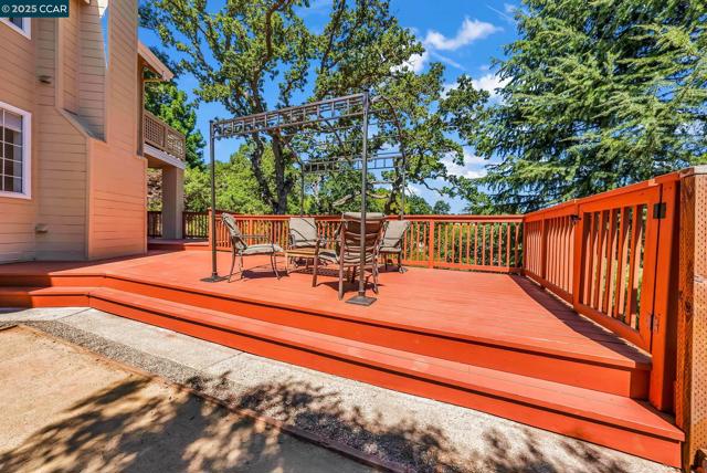 1618 Brush Creek Place, Danville CA: https://media.crmls.org/mediaz/516a7770-669e-4309-9c41-b35ab46a25cd.jpg