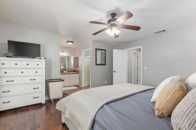 25119 Como Esta Court, Ramona CA: https://media.crmls.org/mediaz/516afcb6-f195-409d-bd0b-6e32c02b7e57.jpg