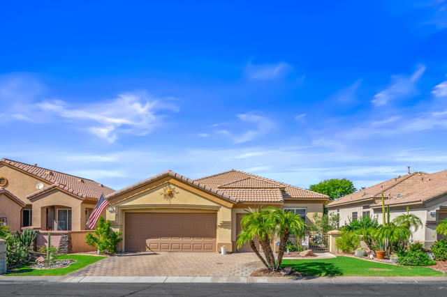80474 Muirfield Drive, Indio CA: https://media.crmls.org/mediaz/516b1160-a034-4f34-9ad2-29503796906f.jpg