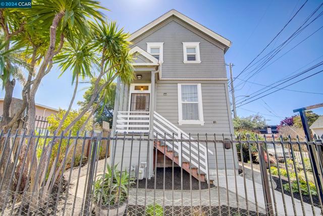 1085 32nd, Oakland, California 94608, 4 Bedrooms Bedrooms, ,2 BathroomsBathrooms,Single Family Residence,For Sale,32nd,41055962