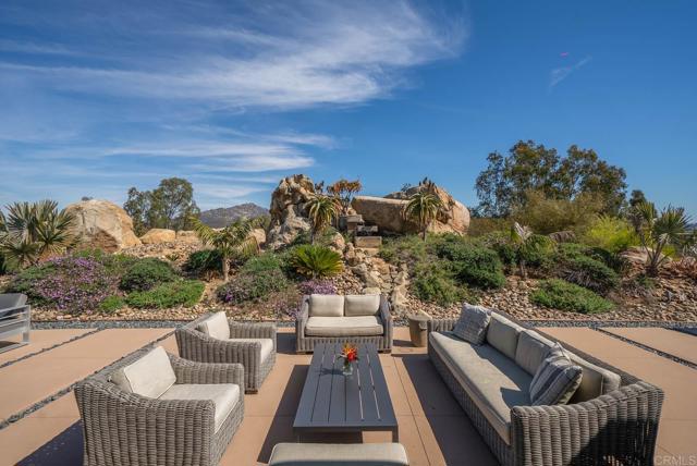 13495 Del Poniente Road, Poway CA: https://media.crmls.org/mediaz/516cafb5-1b70-49d6-a30e-ad838a385f0b.jpg
