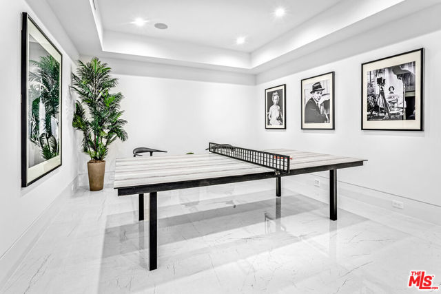 17228 Otsego Street, Encino CA: https://media.crmls.org/mediaz/516ccc78-a1e1-416c-8017-90e21d5da6f9.jpg
