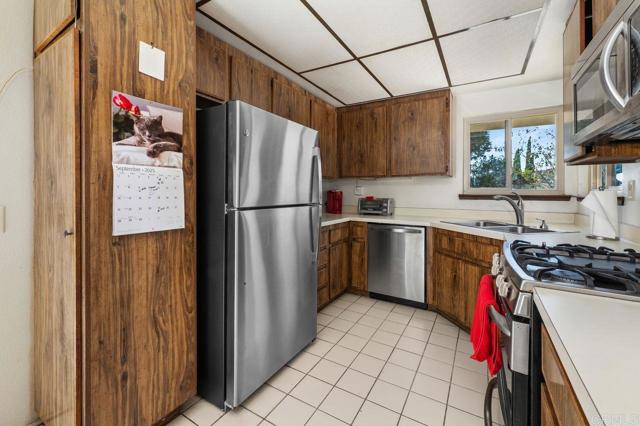 8338 Ora Belle Ln., El Cajon CA: https://media.crmls.org/mediaz/516cedc5-470d-4816-9504-f3bfef1371c4.jpg