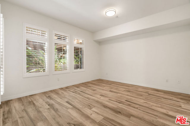 4050 Glencoe Avenue, Marina del Rey CA: https://media.crmls.org/mediaz/516d1e2f-447c-4210-9fb7-5de61f4363a8.jpg