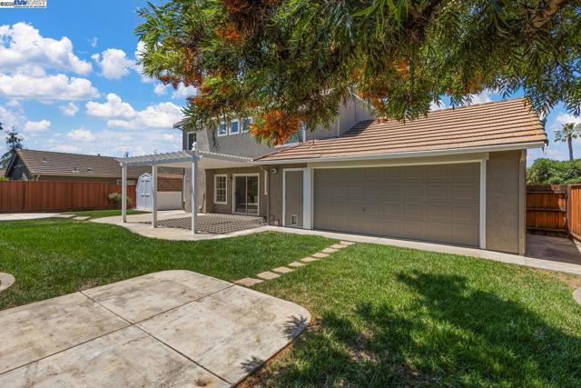 1387 Meadow Ct, Livermore CA: https://media.crmls.org/mediaz/516d2cf3-7f50-4c85-bf3e-0b02d25e8df2.jpg