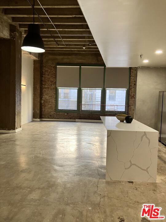 711 S Olive Street, Los Angeles CA: https://media.crmls.org/mediaz/516de126-35ff-4dc5-aa5e-c23597aad1d8.jpg