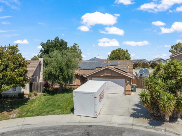 2190 Glarner Street, Hollister CA: https://media.crmls.org/mediaz/516de976-a6c4-443e-95d4-5ef89800d3f7.jpg