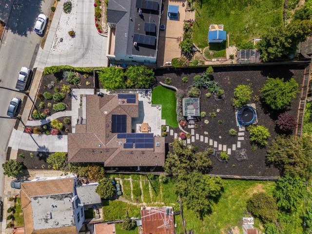 322 Elm Street, San Carlos CA: https://media.crmls.org/mediaz/516e0e42-ffd0-4d36-aaf0-54ae2554f43f.jpg