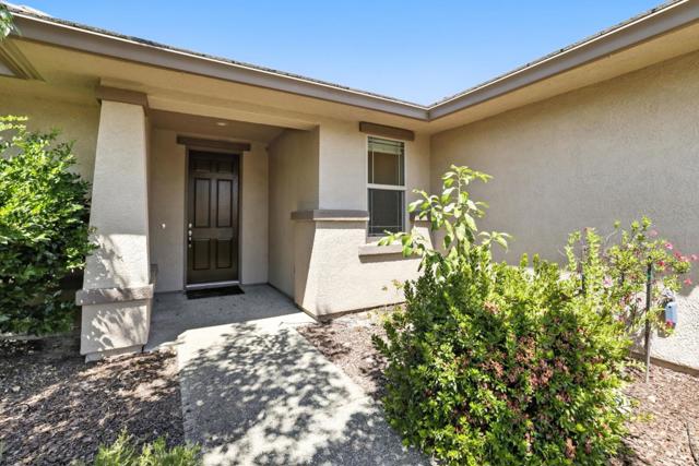 1826 Grand Pheasant Lane, Lincoln CA: https://media.crmls.org/mediaz/516e571e-54bf-49ec-ad9a-51ffdd394f26.jpg