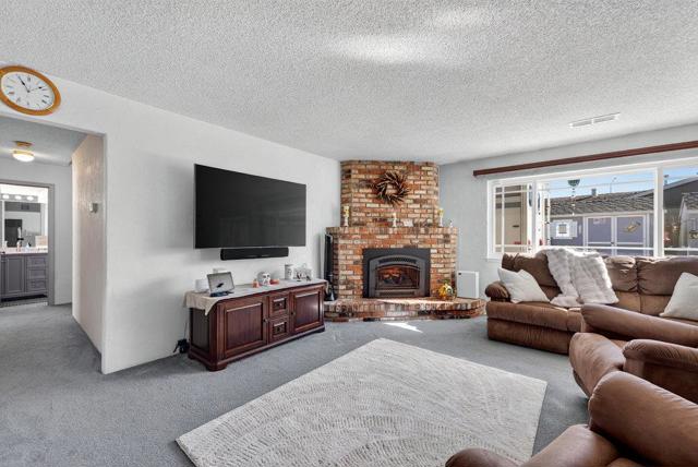 12932 Truman Street, Salinas CA: https://media.crmls.org/mediaz/516e63bf-5865-44be-b17b-5d872918ebfe.jpg