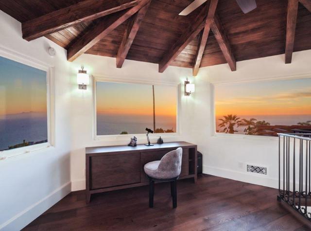 32524 Seacliff Drive, Rancho Palos Verdes CA: https://media.crmls.org/mediaz/516ef547-0f1d-4f7e-9782-7465a67519d0.jpg