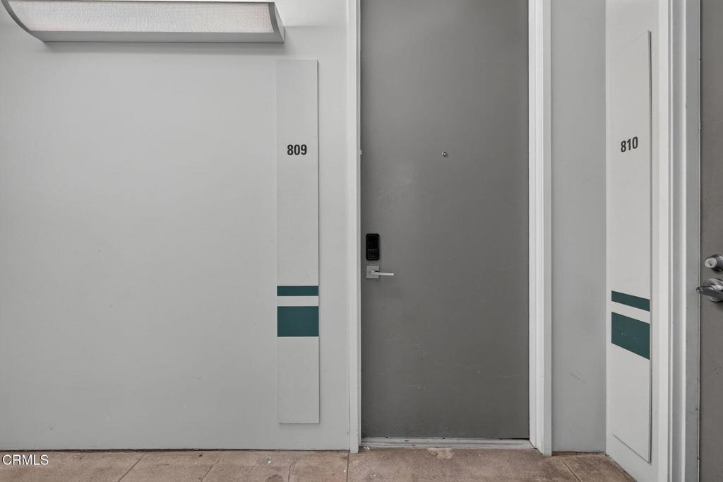 https://media.crmls.org/mediaz/51707be7-8ba5-41fa-a761-60c0dea4d654.jpg?preset=X-Large