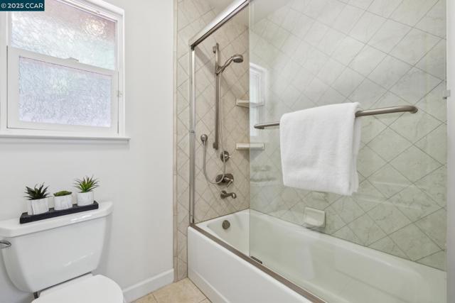 1450 Finley Ln, Alamo CA: https://media.crmls.org/mediaz/5170e8fa-10dc-4d31-9fab-dd2159715e2d.jpg