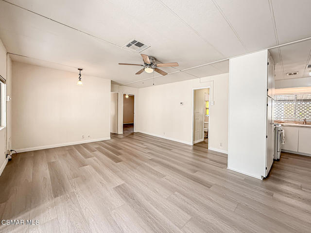 27 Irena Avenue, Camarillo CA: https://media.crmls.org/mediaz/5172178d-c378-4a93-9a28-f3287b9b9c49.jpg