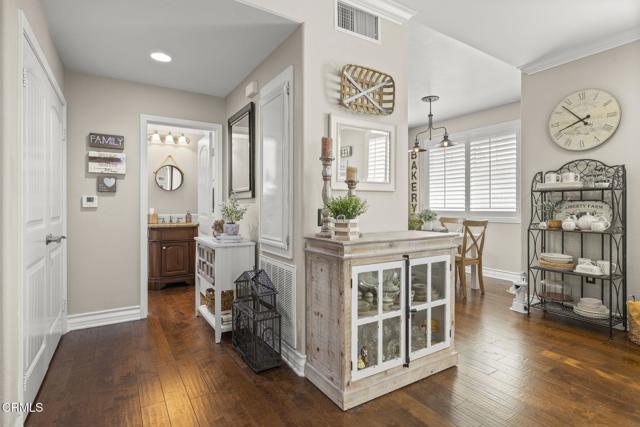 1524 Windshore Way, Oxnard CA: https://media.crmls.org/mediaz/51722dfb-fc08-4889-90d9-57e368e8136c.jpg