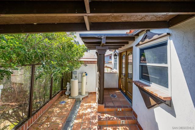 2541 Haller St, San Diego CA: https://media.crmls.org/mediaz/51724bc4-09b0-47c0-be17-ef0e7f4d1e99.jpg
