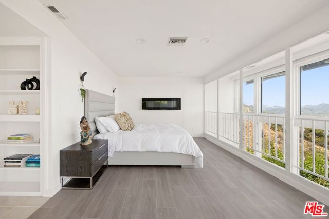1244 Stradella Road, Los Angeles CA: https://media.crmls.org/mediaz/51725523-96ae-498c-aa3b-d966f4e3ed65.jpg