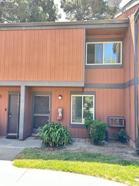 38623 Cherry Ln, Fremont CA: https://media.crmls.org/mediaz/517275e9-a738-4037-af04-01808c65b66b.jpg