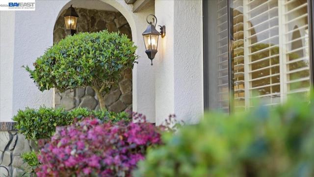 Image 5 of 60 For 5212 Blackhawk Dr