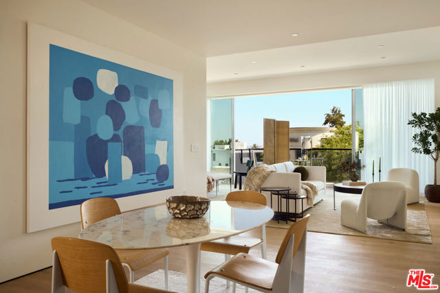 8899 Beverly Boulevard, West Hollywood CA: https://media.crmls.org/mediaz/5172aa3b-288e-4209-bb09-f16df8c7fbdd.jpg