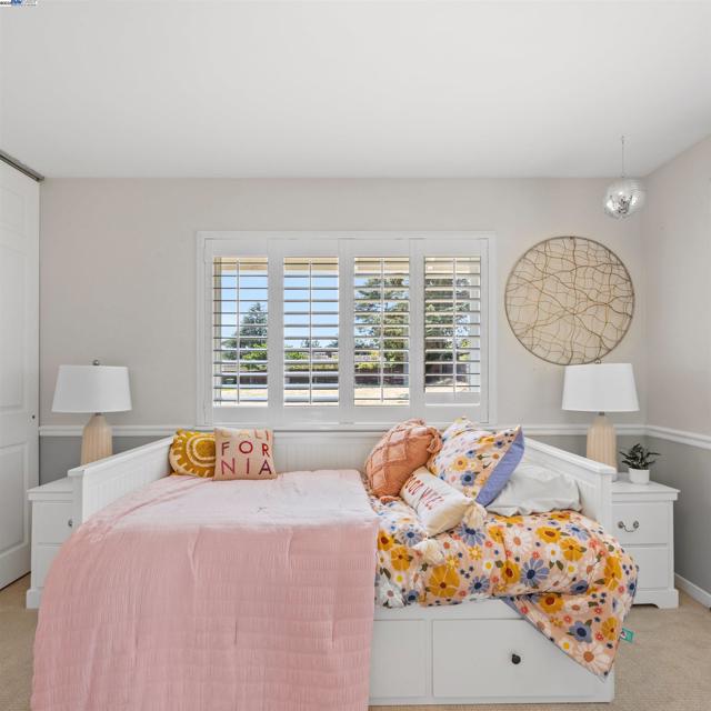 18767 Lamson Rd, Castro Valley CA: https://media.crmls.org/mediaz/5172bd1b-8886-4ee1-a9b0-e0f0d49aeea0.jpg