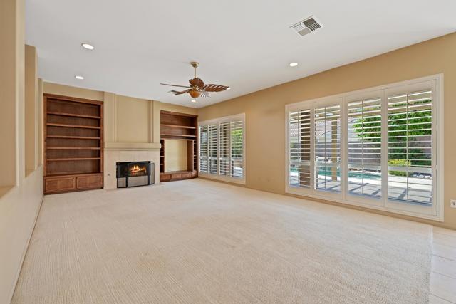36411 Tallowood Drive, Palm Desert CA: https://media.crmls.org/mediaz/5172ecf2-3c62-4e8c-be60-1a14a3287e06.jpg
